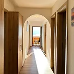With Mountain Views Apartman *