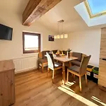 With Mountain Views Apartman