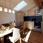 With Mountain Views Apartman *