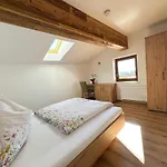 With Mountain Views Apartman *