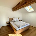 With Mountain Views Apartman *