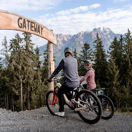 With Mountain Views Διαμέρισμα *